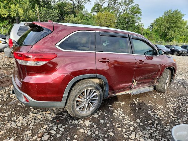 2017 TOYOTA HIGHLANDER SE/XLE