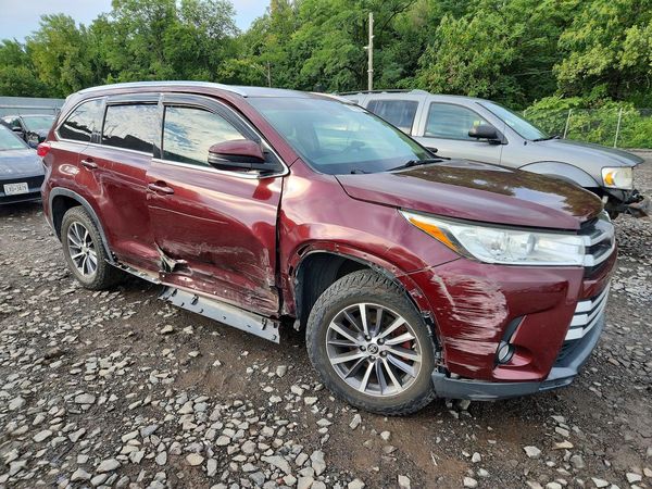 2017 TOYOTA HIGHLANDER SE/XLE