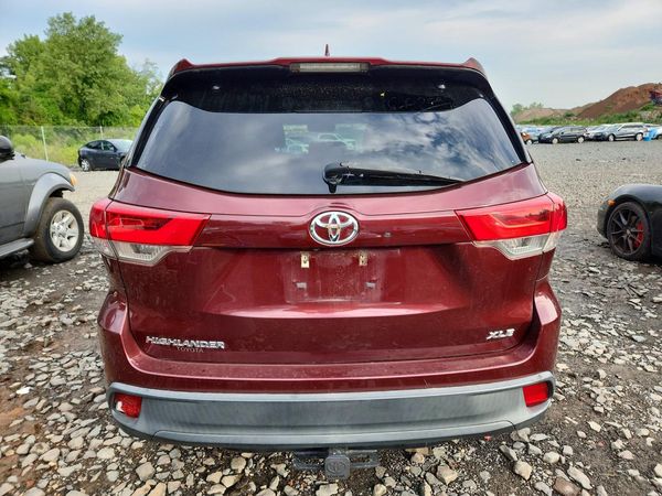 2017 TOYOTA HIGHLANDER SE/XLE