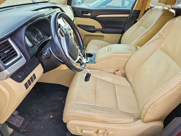 2017 TOYOTA HIGHLANDER SE/XLE