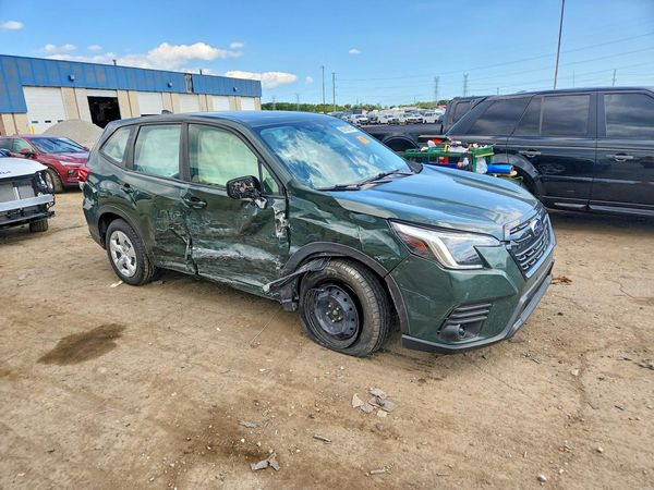 2022 SUBARU FORESTER
