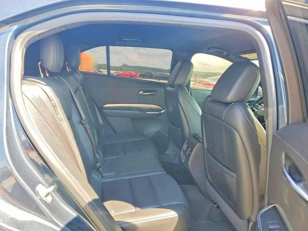 2021 CADILLAC XT4 Premium Luxury