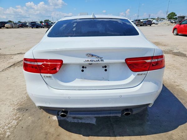 2018 JAGUAR XE