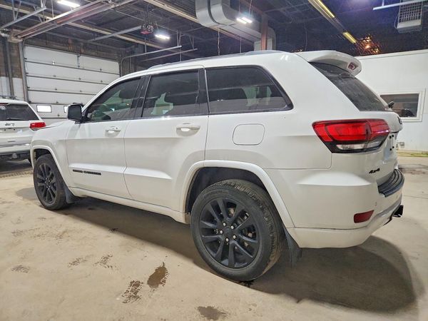2020 JEEP GRAND CHEROKEE Laredo