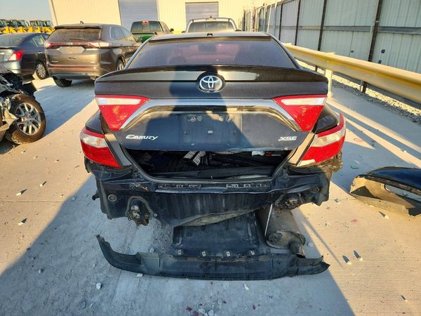 2016 TOYOTA CAMRY