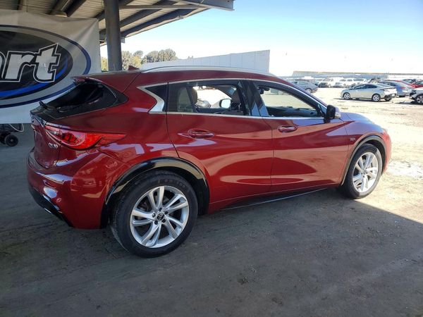 2017 INFINITI QX30