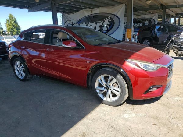2017 INFINITI QX30