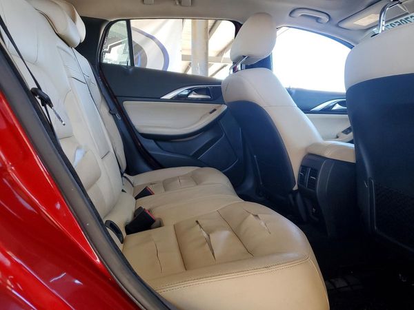 2017 INFINITI QX30