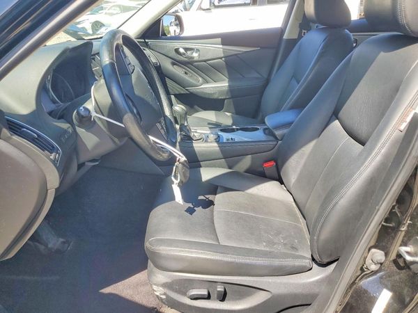 2015 INFINITI Q50