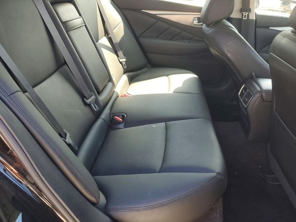 2015 INFINITI Q50
