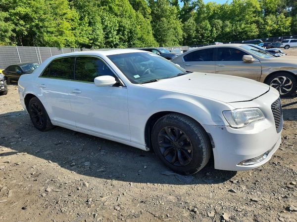 2016 CHRYSLER 300 Limited