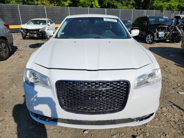 2016 CHRYSLER 300 Limited