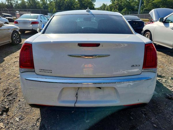 2016 CHRYSLER 300 Limited