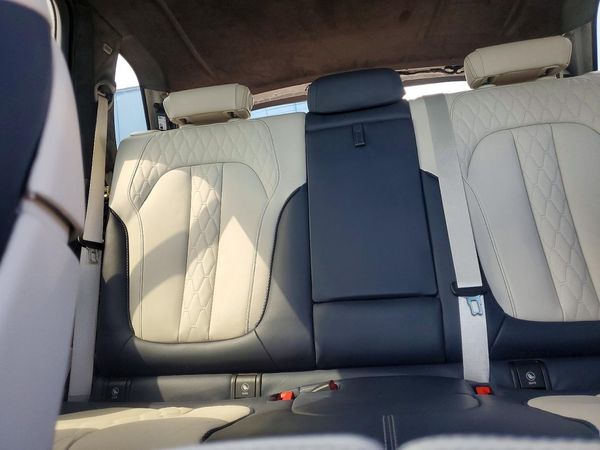 2022 BMW X5 M50i