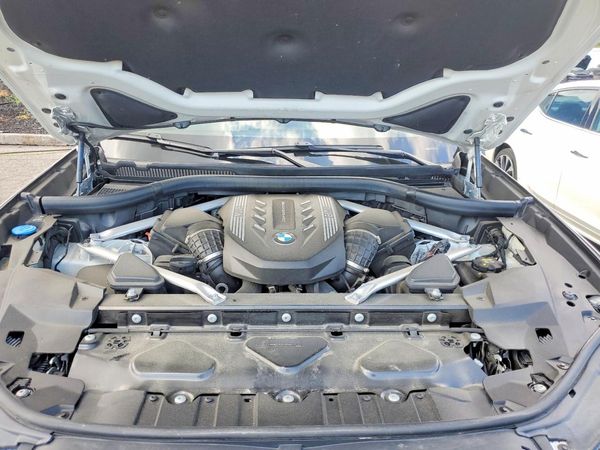 2022 BMW X5 M50i