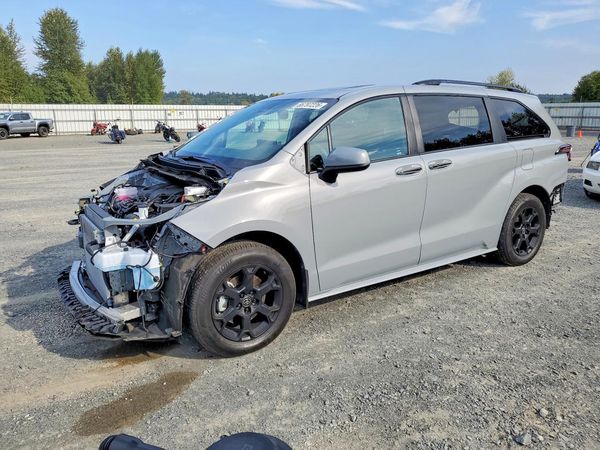 2026 TOYOTA SIENNA
