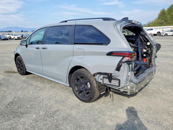 2026 TOYOTA SIENNA