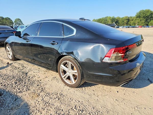 2019 VOLVO T5 MOMENTUM — DSRA