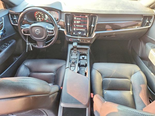2019 VOLVO T5 MOMENTUM — CKPT