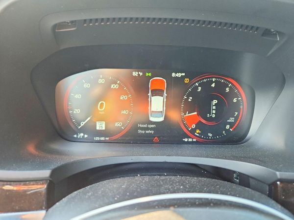 2019 VOLVO T5 MOMENTUM — ODOM