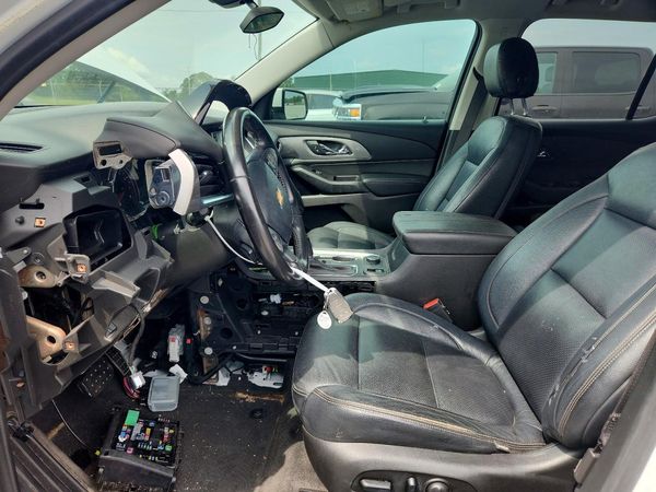 2020 CHEVROLET TRAVERSE LT — DENT