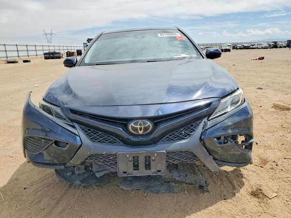 2018 TOYOTA CAMRY
