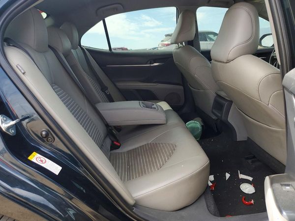2018 TOYOTA CAMRY
