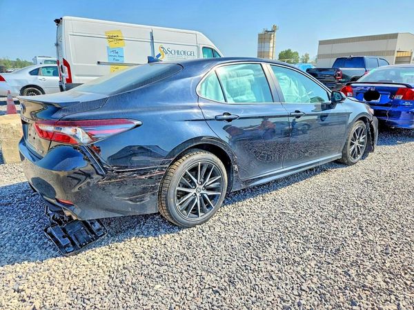 2024 TOYOTA CAMRY