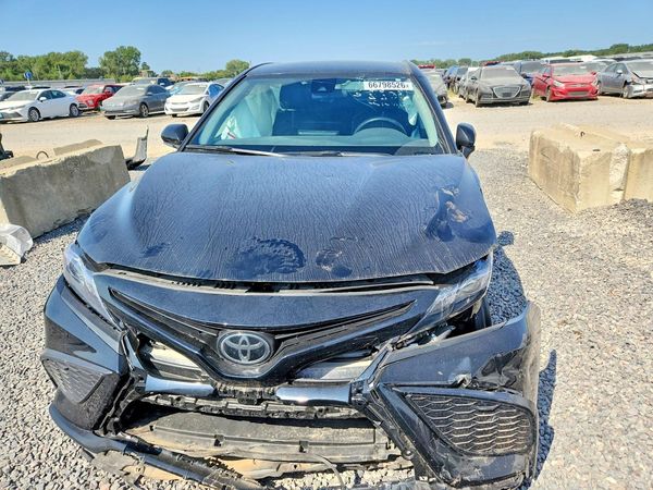 2024 TOYOTA CAMRY