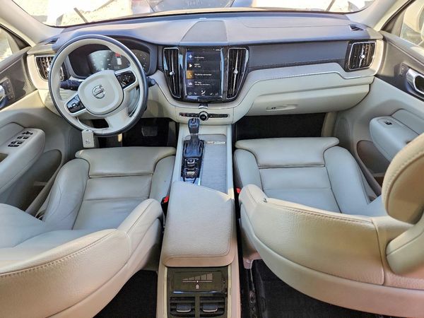 2018 VOLVO XC60 Inscription