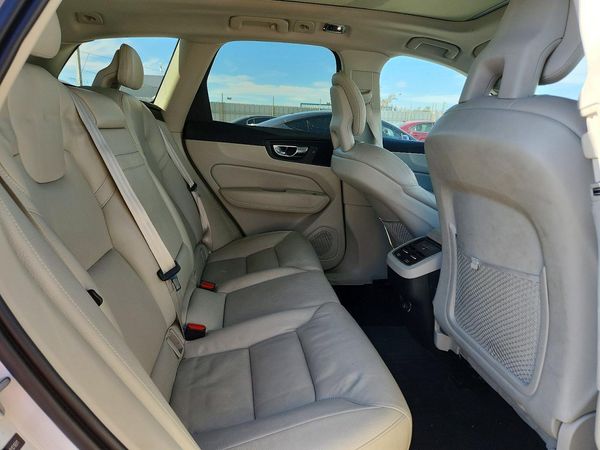 2018 VOLVO XC60 Inscription