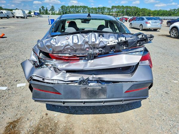 2024 HYUNDAI ELANTRA