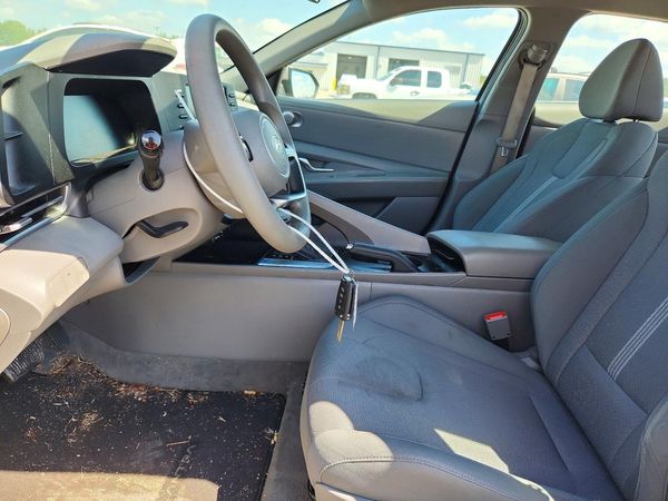 2024 HYUNDAI ELANTRA