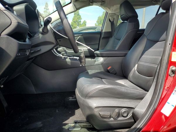 2022 TOYOTA RAV4 XLE Premium