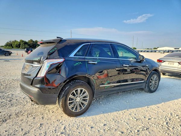 2017 CADILLAC XT5