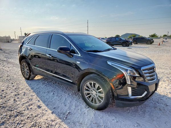 2017 CADILLAC XT5