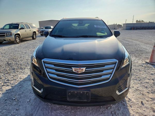 2017 CADILLAC XT5