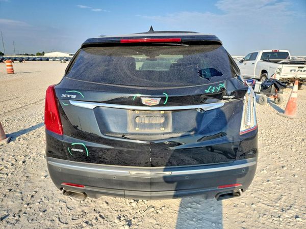 2017 CADILLAC XT5