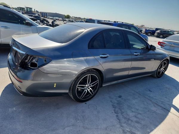 2019 MERCEDES-BENZ E-CLASS E300