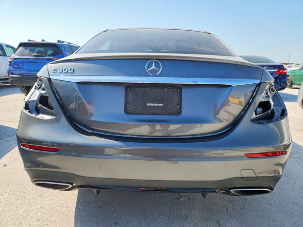 2019 MERCEDES-BENZ E-CLASS E300