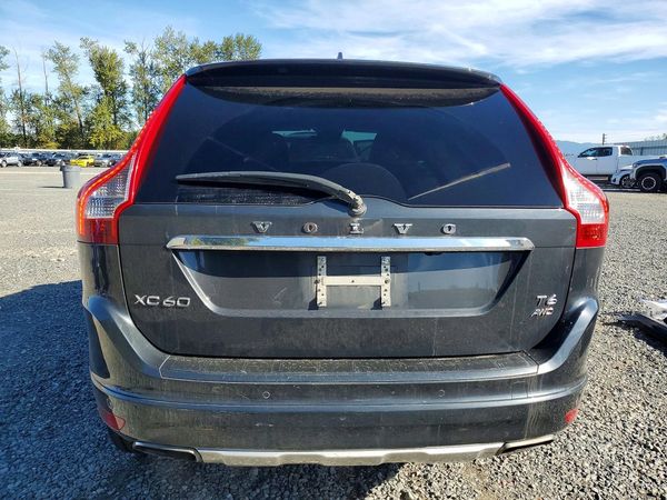 2015 VOLVO XC60 Premier (non R design)