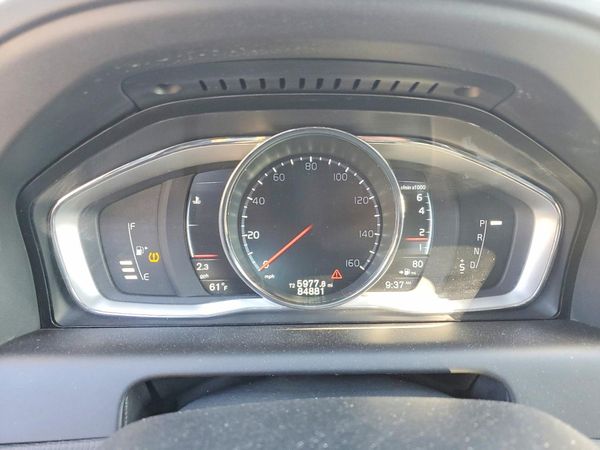 2015 VOLVO XC60 Premier (non R design)