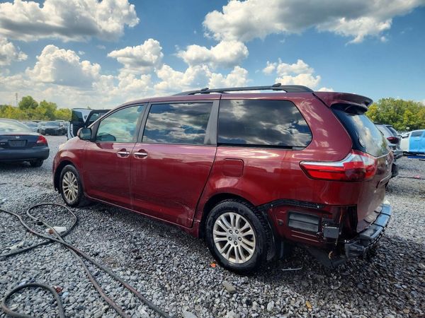 2015 TOYOTA SIENNA