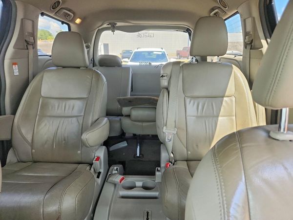 2015 TOYOTA SIENNA