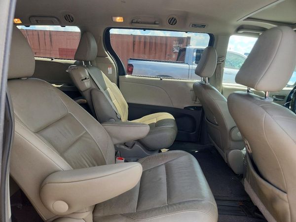 2015 TOYOTA SIENNA