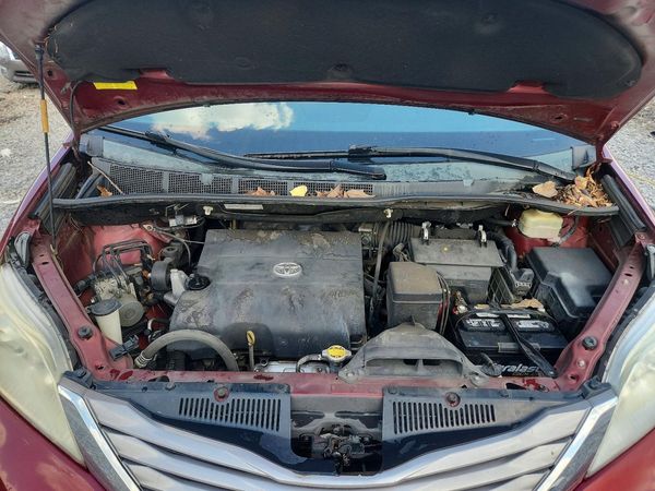 2015 TOYOTA SIENNA