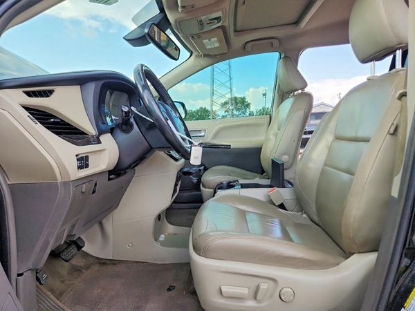 2018 TOYOTA SIENNA
