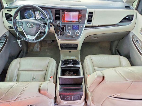 2018 TOYOTA SIENNA