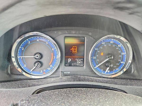 2017 TOYOTA COROLLA