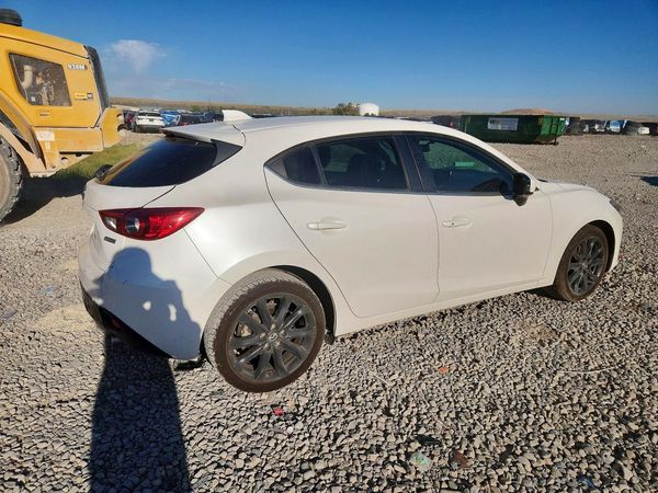 2015 MAZDA 3